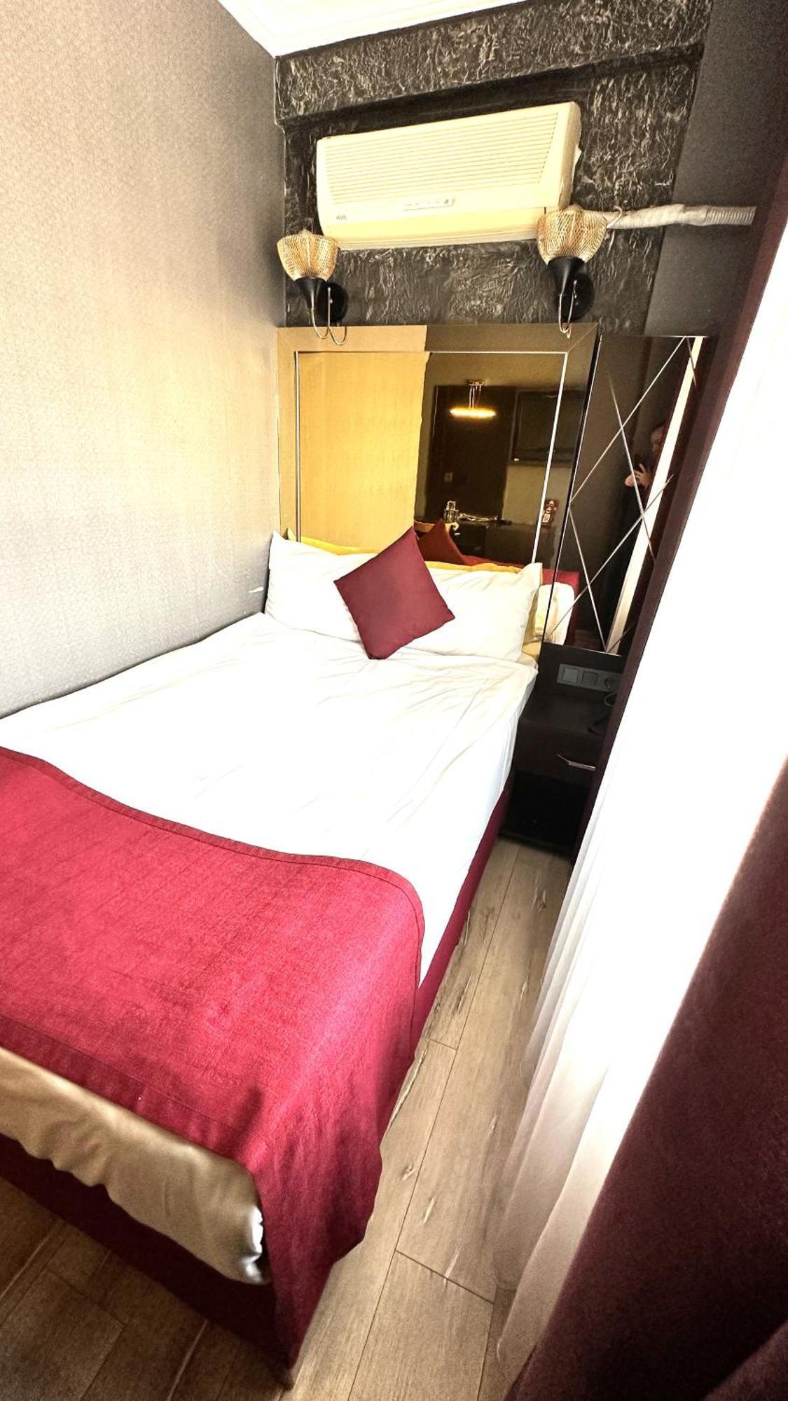 Atesde Dustu Salvara Hotel Istanbul Exterior photo